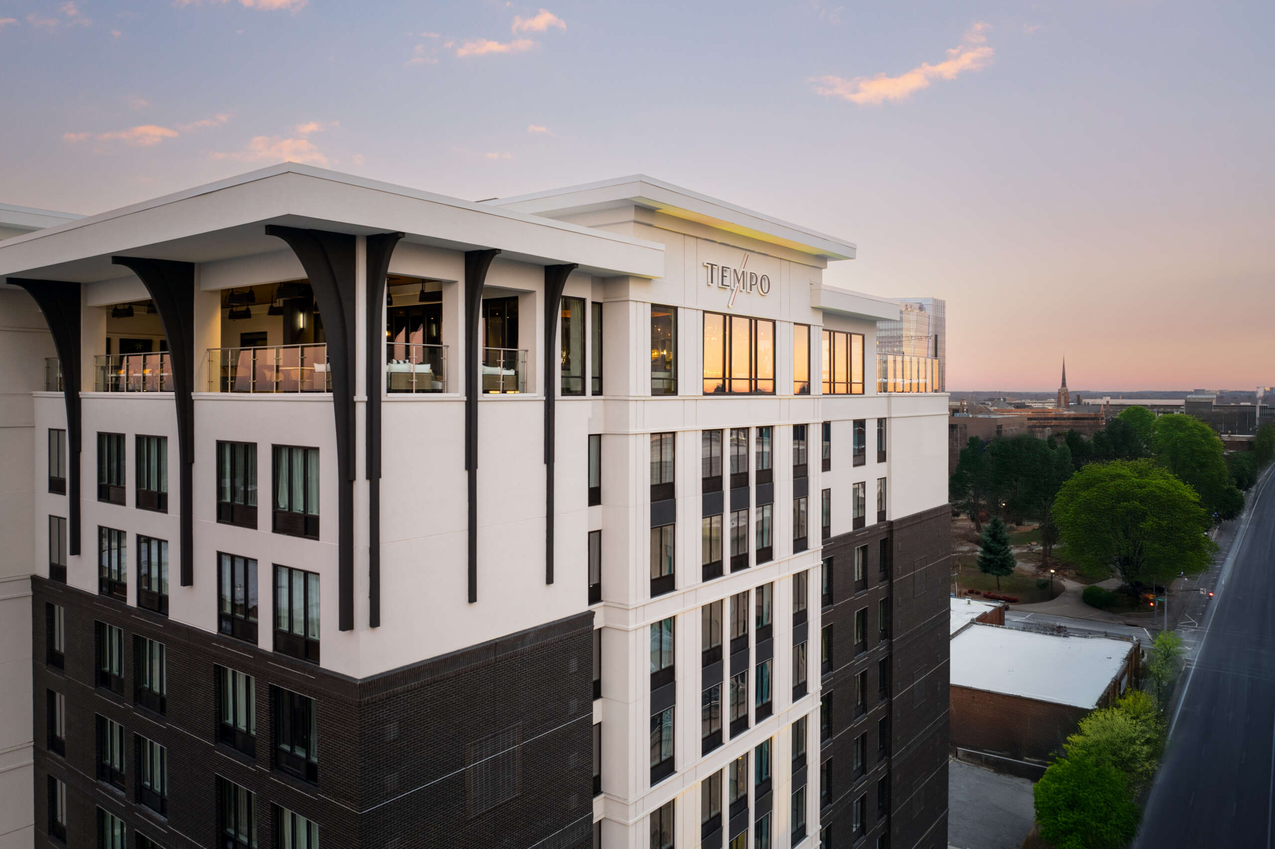 Tempo Raleigh Urban Oak Hilton Hotel Downtown Raleigh
